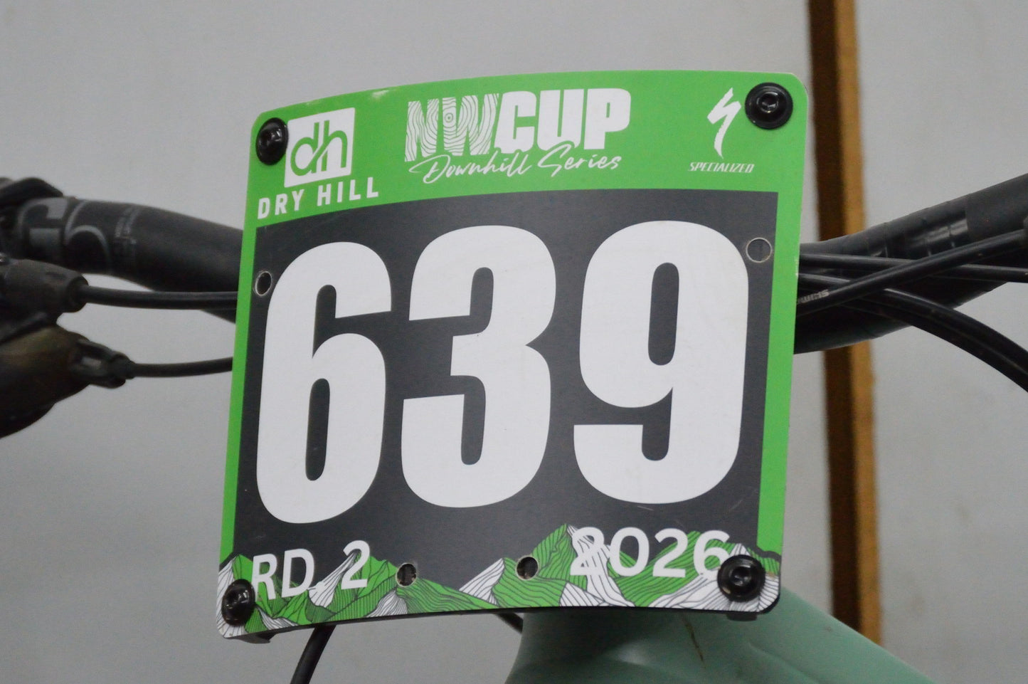 Single Crown Raceplate